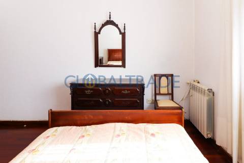 Moradia T4 convertida em Bi-familiar em São Cosme