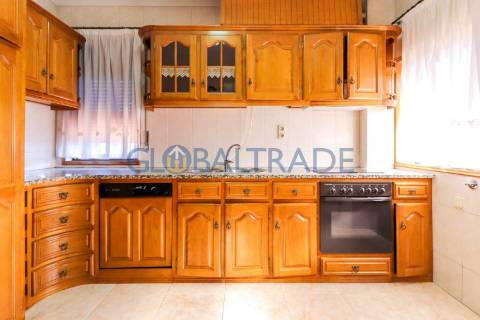 Moradia T4 convertida em Bi-familiar em São Cosme