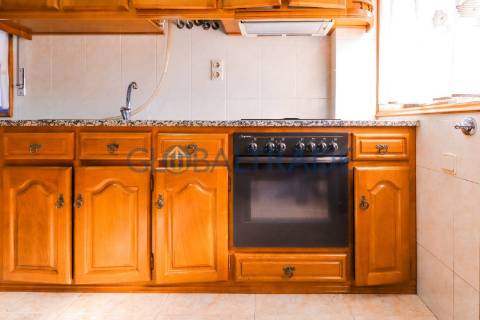 Moradia T4 convertida em Bi-familiar em São Cosme