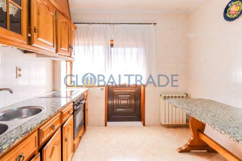 Moradia T4 convertida em Bi-familiar em São Cosme