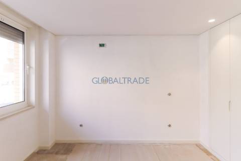 Apartamento T2 Renovado & Equipado em Alfena