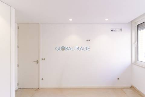Apartamento T2 Renovado & Equipado em Alfena