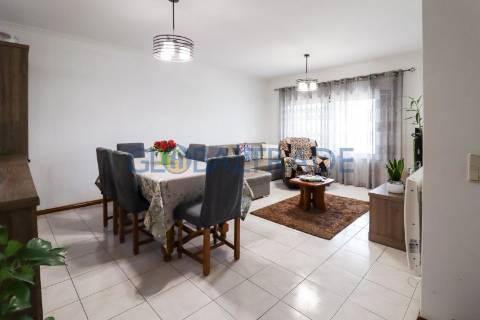 Apartamento T2 em Serzedo