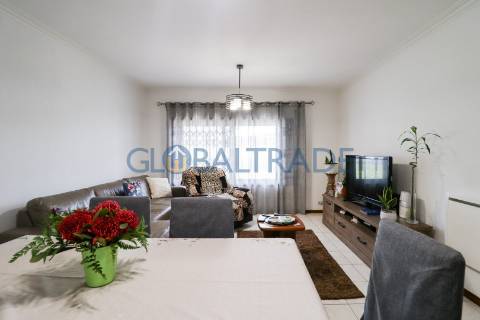 Apartamento T2 em Serzedo