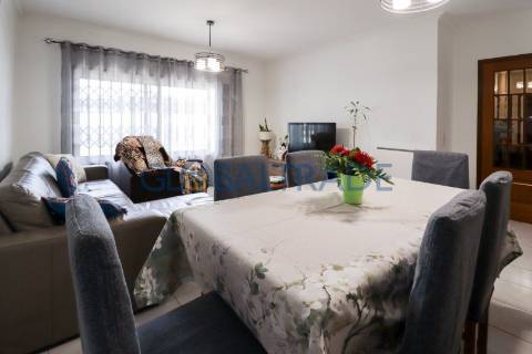 Apartamento T2 em Serzedo