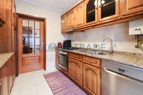 Apartamento T2 em Serzedo