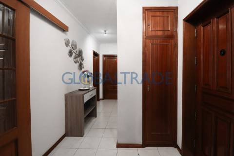 Apartamento T2 em Serzedo