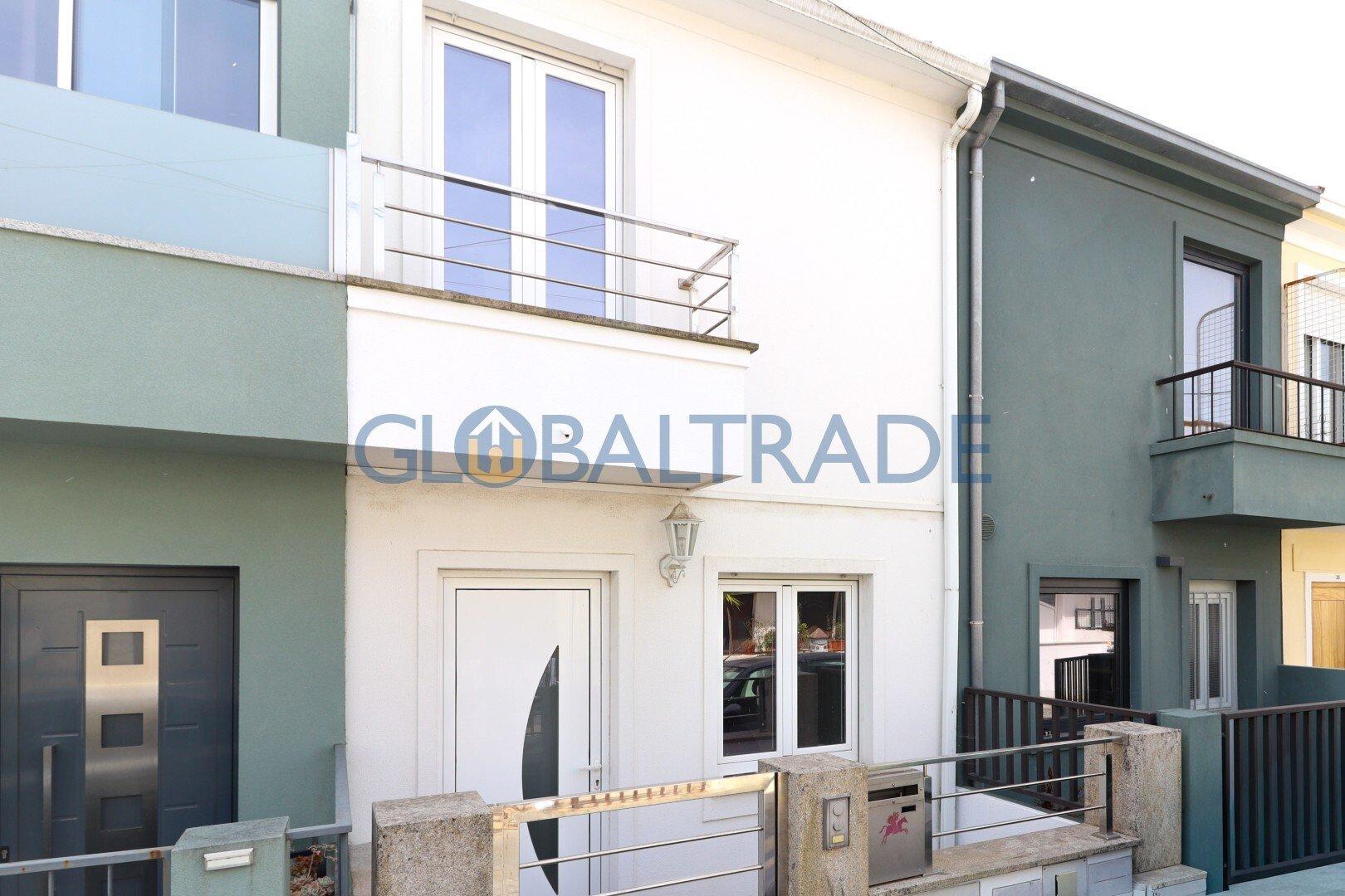 Moradia T2 Renovada com terraço no Porto