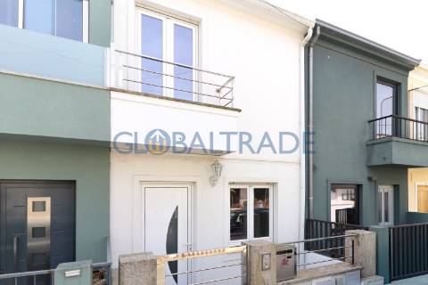 Moradia T2 Renovada com terraço no Porto