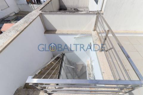 Moradia T2 Renovada com terraço no Porto