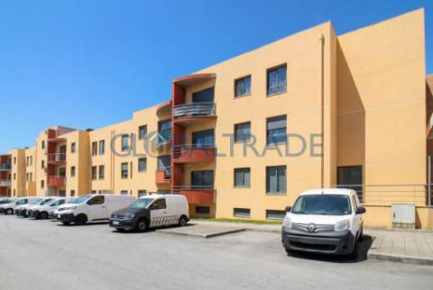 Apartamento T3 Renovado - Condomínio Fechado em Rio Tinto