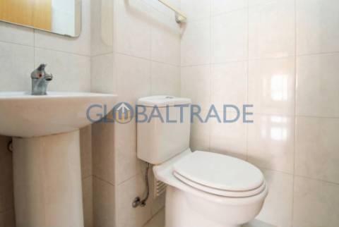 Apartamento T3 Renovado - Condomínio Fechado em Rio Tinto