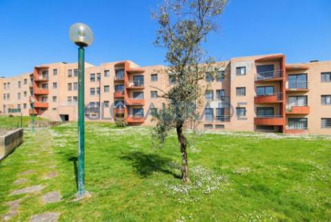 Apartamento T3 Renovado - Condomínio Fechado em Rio Tinto