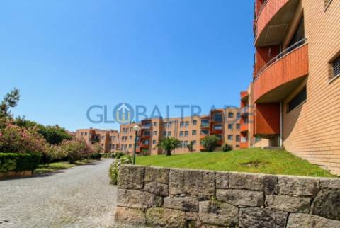 Apartamento T3 Renovado - Condomínio Fechado em Rio Tinto