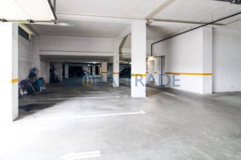 Apartamento T3 Renovado - Condomínio Fechado em Rio Tinto