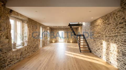 Moradia T1+2 em Reabilitação em São Romão Coronado