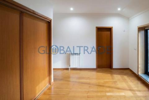 Duplex T2+1 com vista mar em Canidelo