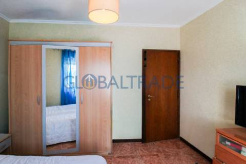 Moradia T2 com Terreno de 537m² e Potencial de Duas Habitações – Maia