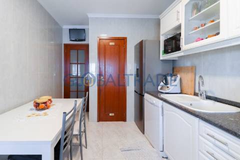 Apartamento T3 em Fânzeres