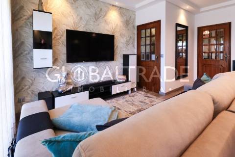 Apartamento T3+1 Renovado & Equipado em Águas Santas
