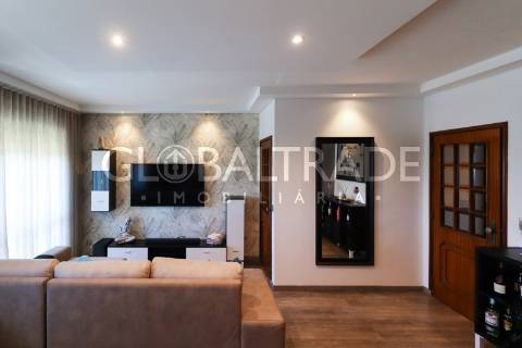 Apartamento T3+1 Renovado & Equipado em Águas Santas