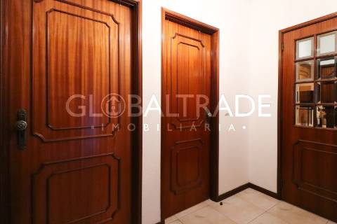 Apartamento T3+1 Renovado & Equipado em Águas Santas