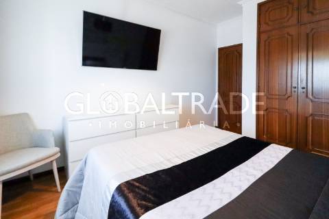 Apartamento T3+1 Renovado & Equipado em Águas Santas