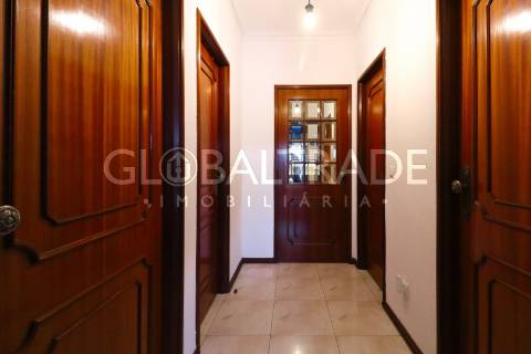 Apartamento T3+1 Renovado & Equipado em Águas Santas