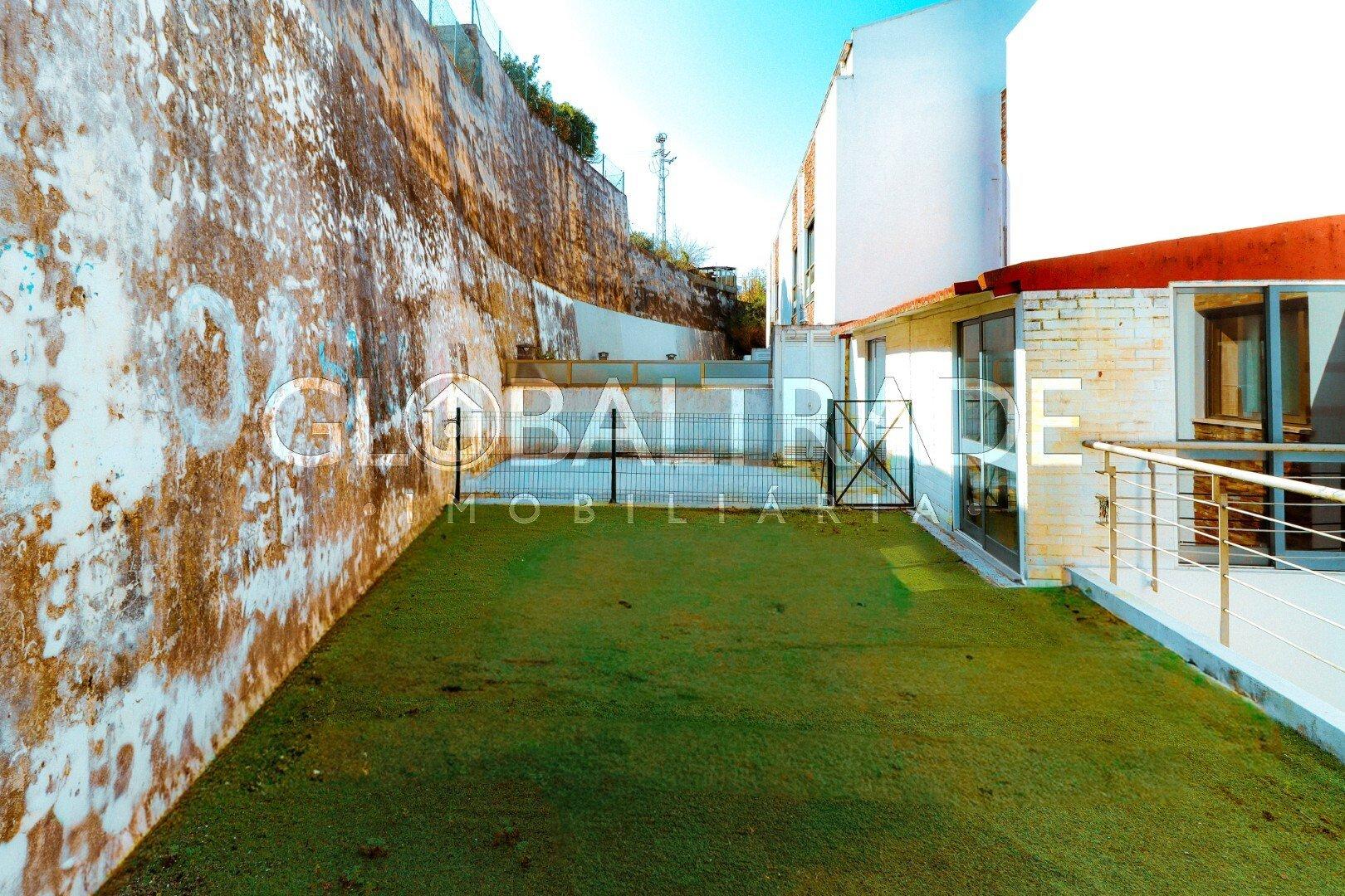Moradia T3 com Terraço em Valbom