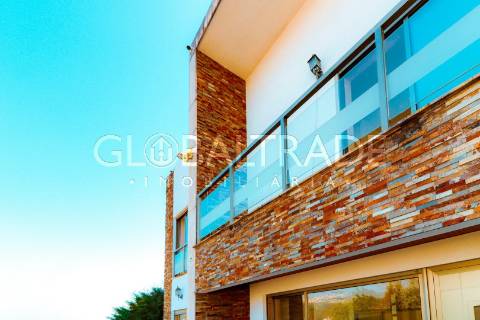 Moradia T3 com Terraço em Valbom