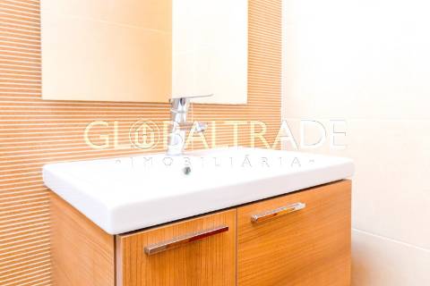 Moradia T3 com Terraço em Valbom
