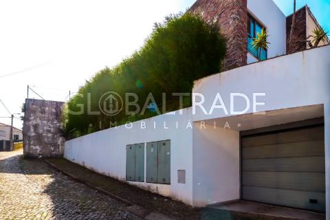 Moradia T3 com Terraço em Valbom
