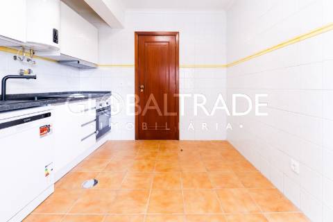 Apartamento T2 Renovado & Equipado em Fânzeres