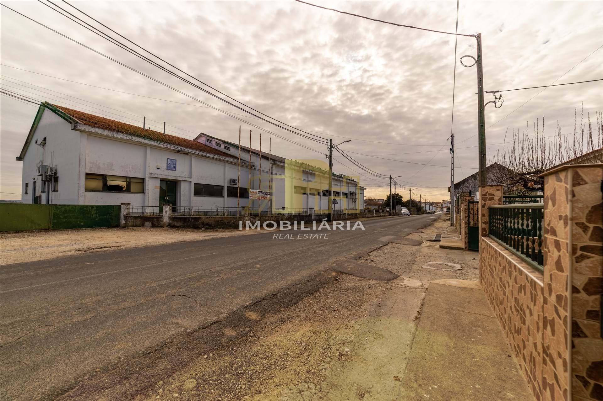 Prédio T6 Venda em Alcanhões,Santarém