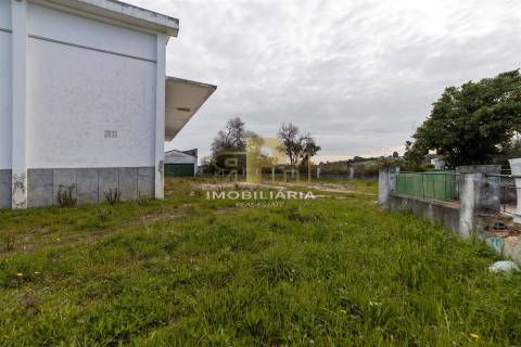 Prédio T6 Venda em Alcanhões,Santarém