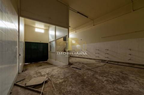 Prédio T6 Venda em Alcanhões,Santarém