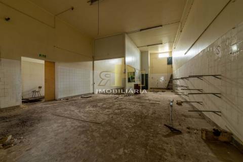 Prédio T6 Venda em Alcanhões,Santarém