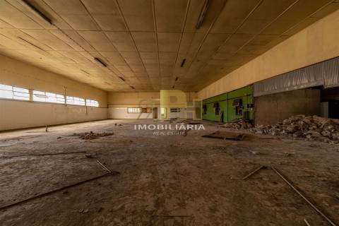 Prédio T6 Venda em Alcanhões,Santarém