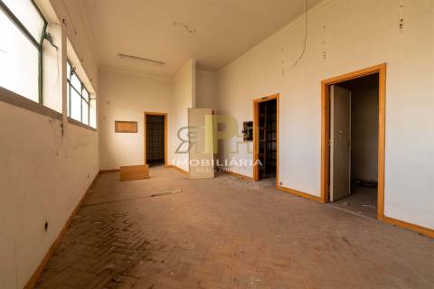 Prédio T6 Venda em Alcanhões,Santarém
