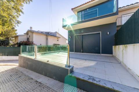 Moradia T5 Venda em Oeiras e São Julião da Barra, Paço de Arcos e Caxias,Oeiras