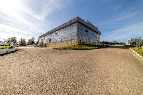 Armazém  Venda em Santarém (Marvila), Santa Iria da Ribeira de Santarém, Santarém (São Salvador) e Santarém (São Nicolau),Santarém