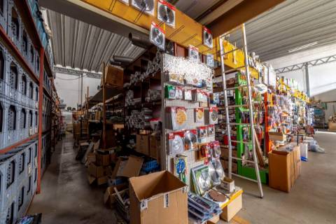 Armazém  Venda em Romeira e Várzea,Santarém