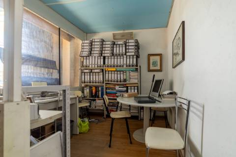 Armazém  Venda em Romeira e Várzea,Santarém