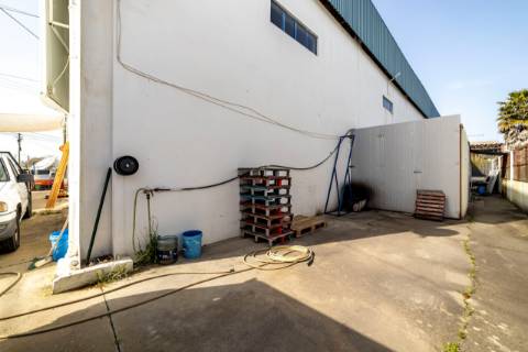 Armazém  Venda em Romeira e Várzea,Santarém