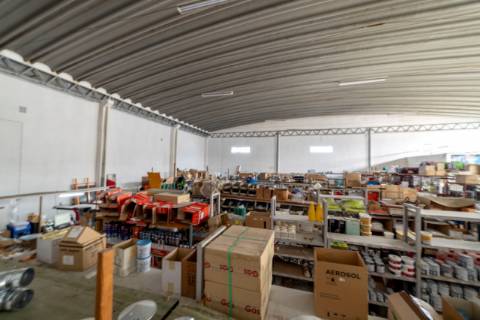 Armazém  Venda em Romeira e Várzea,Santarém