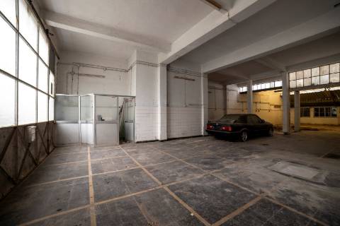 Armazém  Venda em Santarém (Marvila), Santa Iria da Ribeira de Santarém, Santarém (São Salvador) e Santarém (São Nicolau),Santarém