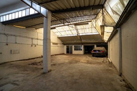 Armazém  Venda em Santarém (Marvila), Santa Iria da Ribeira de Santarém, Santarém (São Salvador) e Santarém (São Nicolau),Santarém