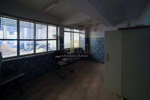 Armazém  Venda em Santarém (Marvila), Santa Iria da Ribeira de Santarém, Santarém (São Salvador) e Santarém (São Nicolau),Santarém