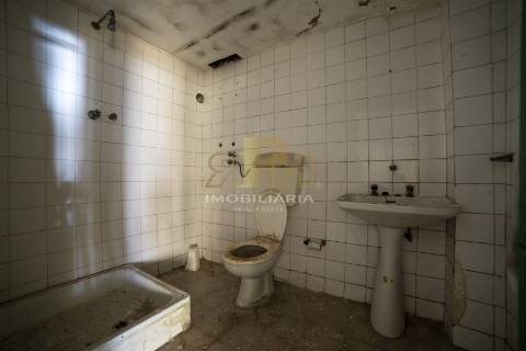 Armazém  Venda em Santarém (Marvila), Santa Iria da Ribeira de Santarém, Santarém (São Salvador) e Santarém (São Nicolau),Santarém