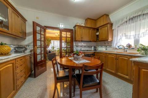 Moradia T5 Venda em Santarém (Marvila), Santa Iria da Ribeira de Santarém, Santarém (São Salvador) e Santarém (São Nicolau),Santarém